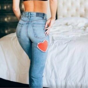 REVICE - Denim Mon Amour Sugar Wash Crop High Rise Jeans Size 26 red heart